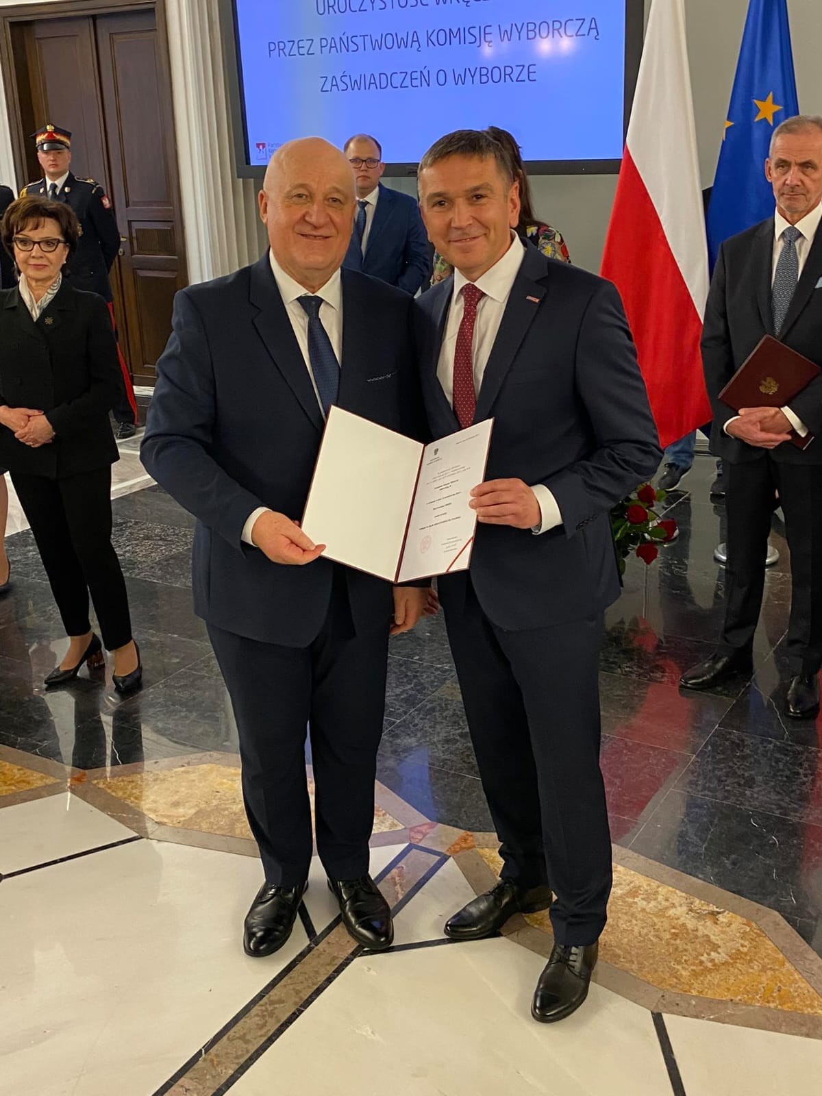 2023 10 26 Warszawa wręczenie zaświadczenia o byciu posłem Arkadiusz Sikora